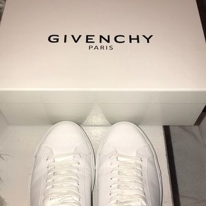 Authentic ⭐️ Givenchy ⭐️ Urban Knot Sneakers